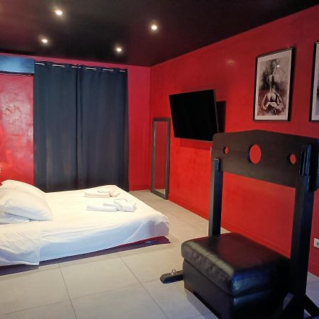 Appartement Balneo Et Sauna Prives The Red Room Mauguio Buitenkant foto