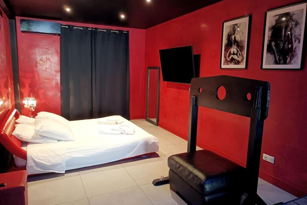 Appartement Balneo Et Sauna Prives The Red Room Mauguio Buitenkant foto
