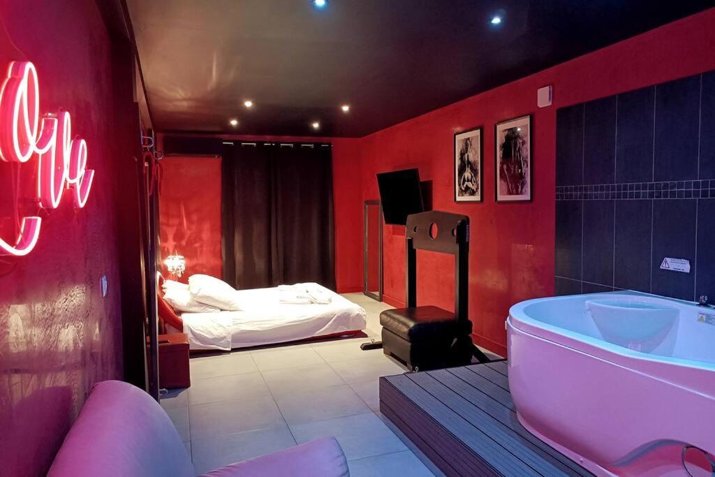 Appartement Balneo Et Sauna Prives The Red Room Mauguio Buitenkant foto