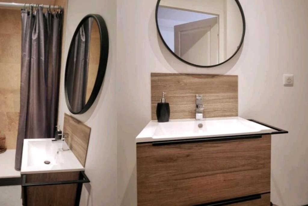 Appartement Balneo Et Sauna Prives The Red Room Mauguio Buitenkant foto