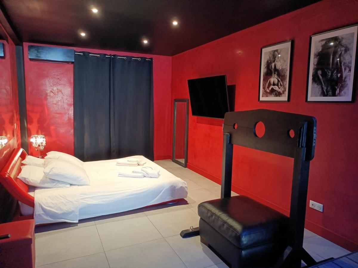 Appartement Balneo Et Sauna Prives The Red Room Mauguio Buitenkant foto